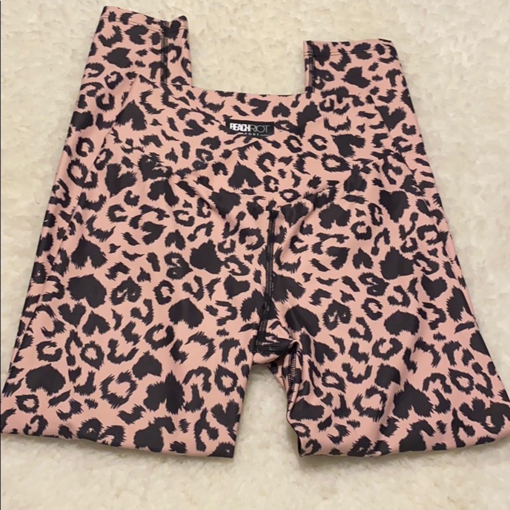 Beach Riot Sport Pink Leopard Print Leggings